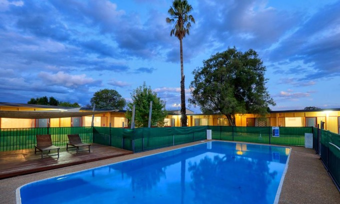 Cootamundra Hotel | Cootamundra Gardens Motel