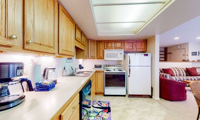 Copper Mountain Village Condo | Copper Grove | Walk-to-lift condo in Copper Mountain Center Village