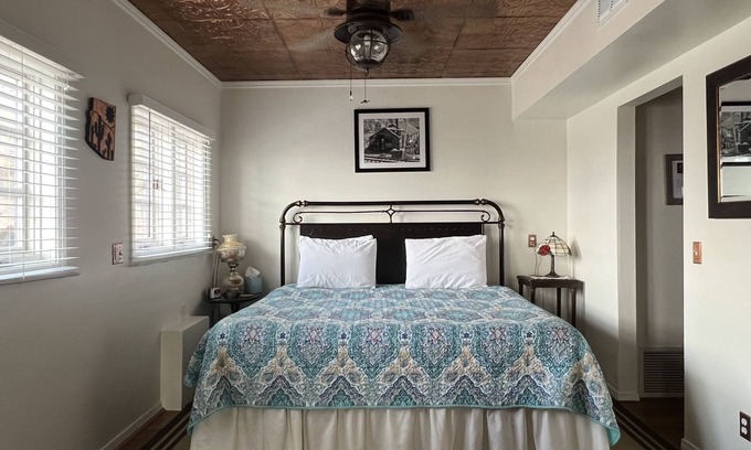 Jerome Apartment | Copper Room: Million Dollar Views of Sedona, Verde Valley, & San Francisco Peaks