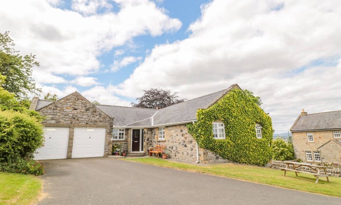 Old Bewick Cottage | COQUET VIEW COTTAGE, pet friendly, with open fire in Rothbury