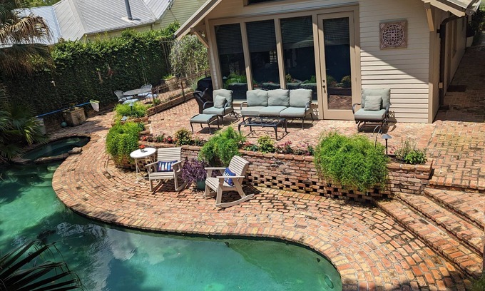 Madisonville Cottage | Coquille Cottage located in Historic Madisonville