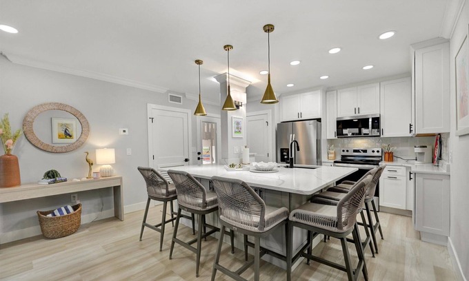 Sanibel Condo | Coquina Beach 3C- Beautifully Remodeled Sanibel Condo, Steps To The Beach!