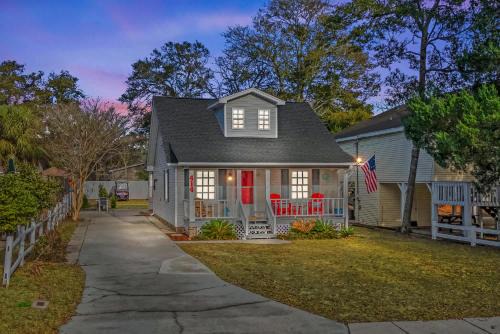 Crescent Beach House | 'Coral Cottage' - North Myrtle Beach Family House