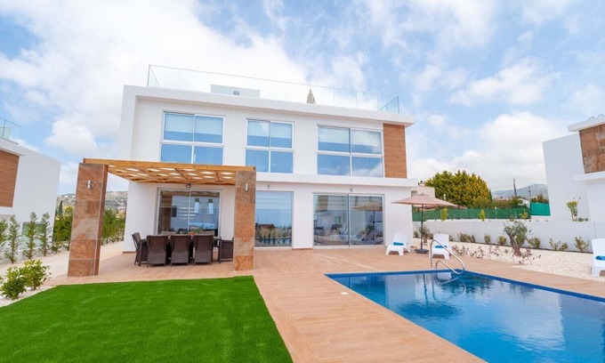 Peyia Town Villa | Coral Elite Residence 9. Luxury 4 bedroom villa with private pool and jacuzzi.