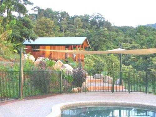 Diwan Ski Chalet | Coral Sea Views