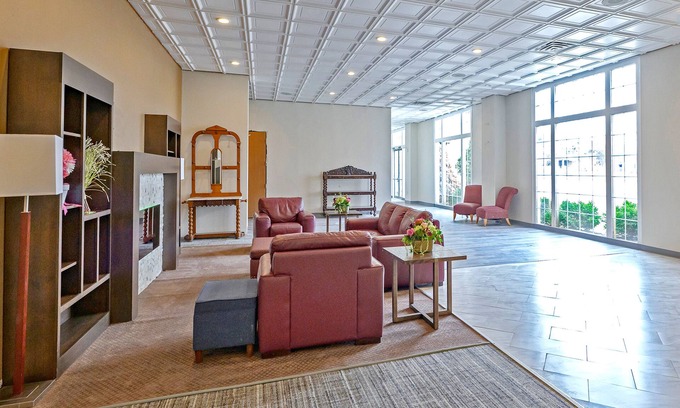 Fairfield Hotel | Coratel Inn by Jasper Iowa Fairfield