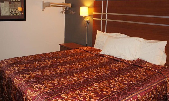 Waite Park House | Coratel Inn & Suites By Jasper Waite Park - Comfort 1 King Bed Non-Smoking