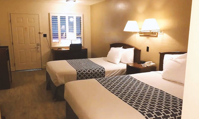 McCook Hotel | Coratel Inn & Suites By Jasper McCook - Standard 2 Queen Bed NS