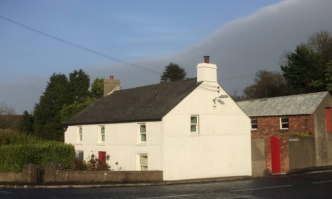 Cairncastle Cottage | Corner Cottage 1 mile from Ballygally and Antrim Coast Rd