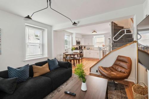 Manayunk House | Corner Rowhome with Parking Sleeps 8