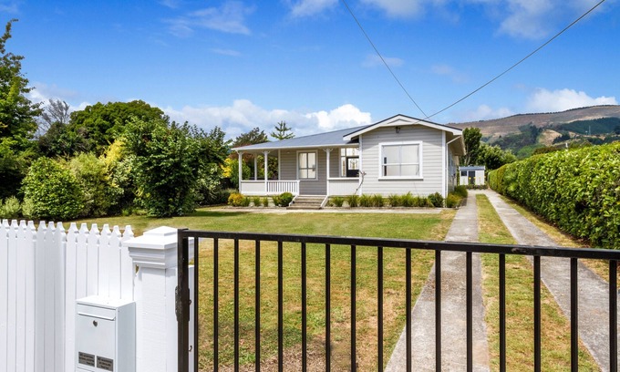 Richmond Villa | Corokia Villa - Classic Kiwi Villa on the fringe of Richmond town centre