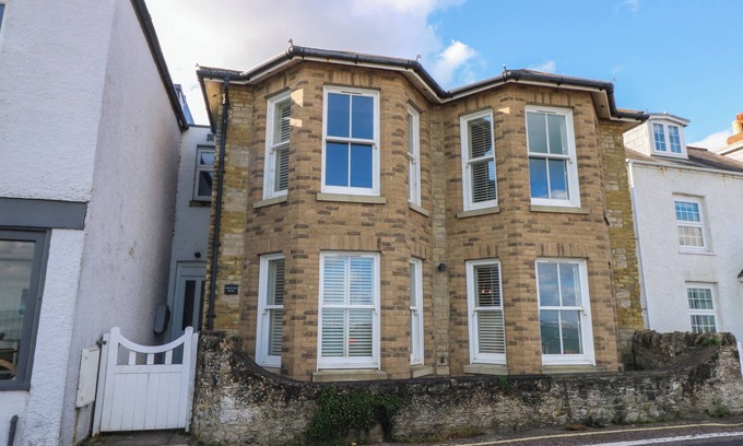 Seaview Cottage | CORONATION HOUSE, pet friendly, luxury holiday cottage in Seaview