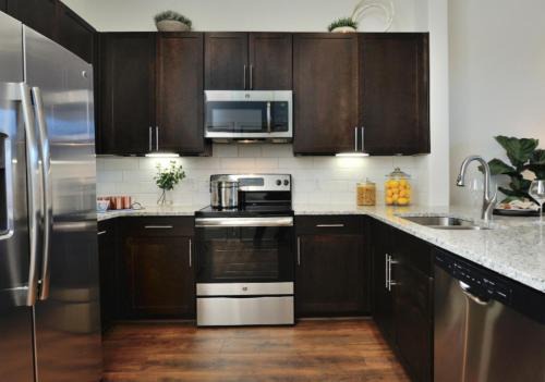 Memorial Apartment | Corporate Luxury 1BR Apartment Energy Corridor