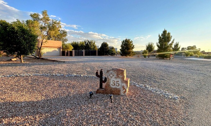 Corrales House | Corrales Oasis Balloon Fiesta 2025