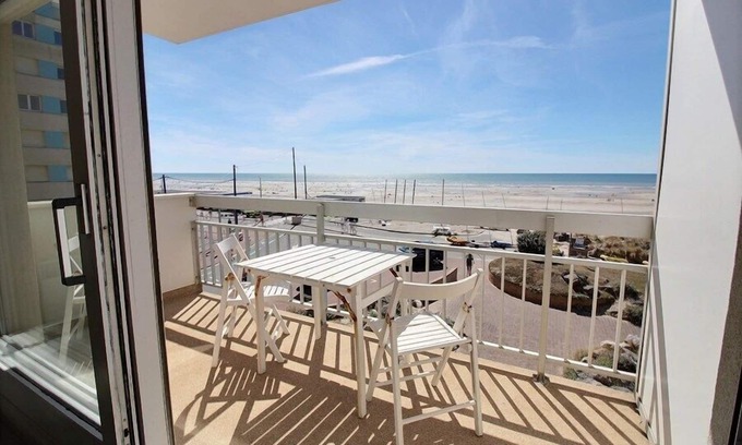Hardelot-Plage Apartment | CORSAIRES R2: 1 bedroom apartment on the seafront for 4 people on Hardelot Plage