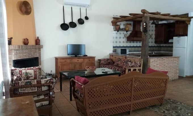 Bedmar y Garciez House | Cortijo el Cercadillo