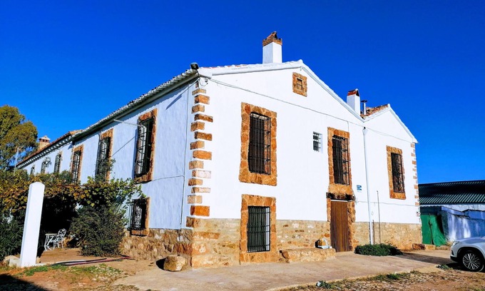 Vilches House | Cortijo el Vizconde Nature with Your Children. Cortijo in the meadows of Jaen