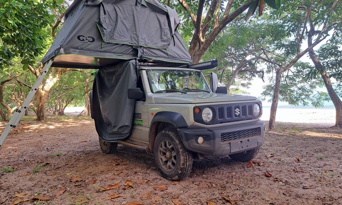 Alajuela House | Costa Rider Campervan / Suzuki Jeep Jimmy 44 With Roof Tent