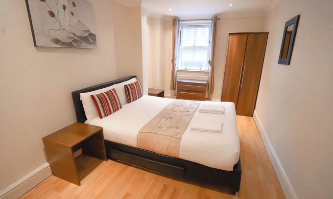 Waterloo Apartment | Cosy 2-Bed 2 Bathroom Apartment in London