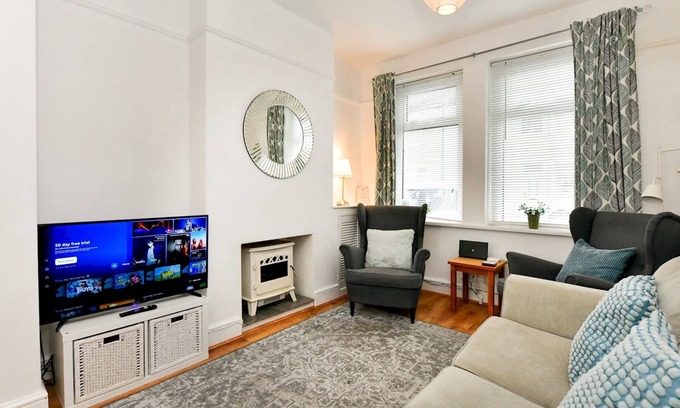 Canton House | Cosy 2 bed home in Canton! | Pass The Keys