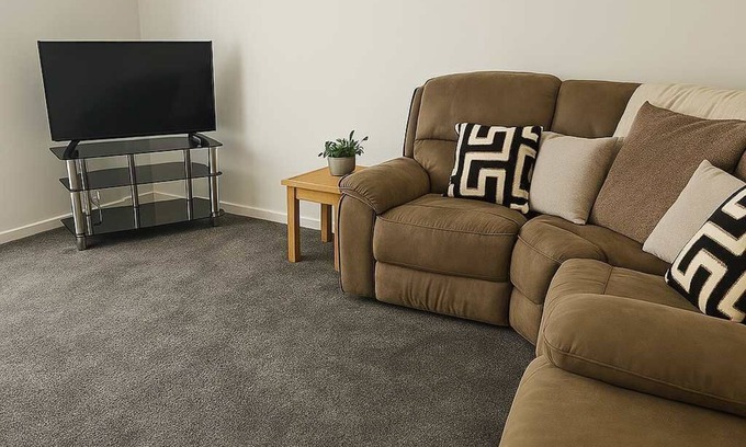 Easton House | Cosy 2-Bed Retreat -10 Mins to City Centre