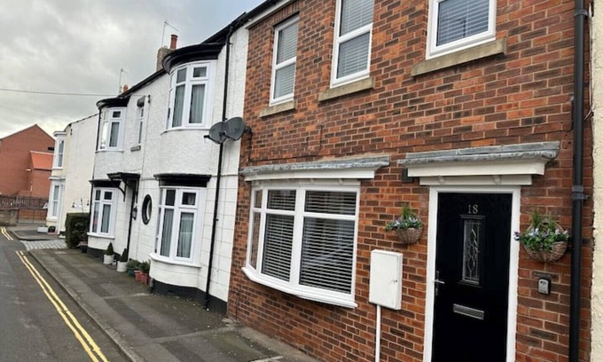 Guisborough Cottage | Cosy, 2 Bedroom Cottage in Guisborough Town Centre