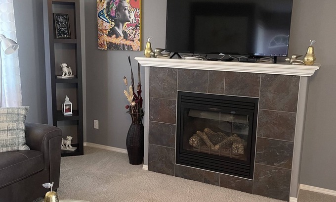 Auburn Bay House | Cosy 2 Betroom Single family Home with Hot Tub