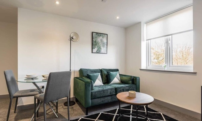 Leeds Apartment | Cosy and Bright 1 Bedroom Apartment in Leeds