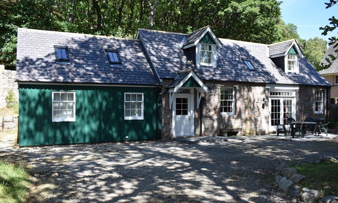 Ballater House | Cosy and comfortable cottage, a short walk to village and amenities.