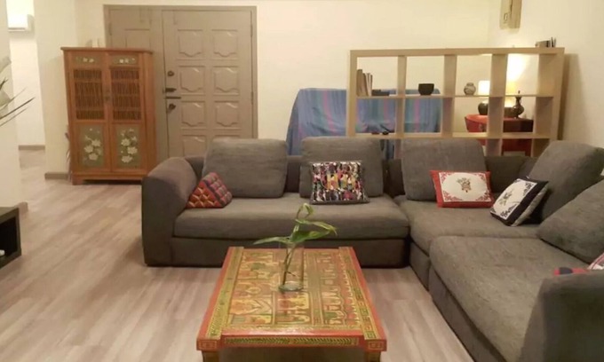 Bangsar Apartment | Cosy and quiet getaway in busy Bangsar, mins from the LRT station.