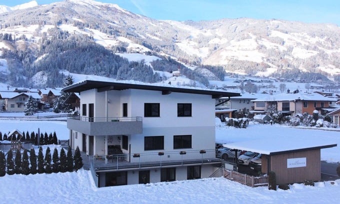 Finsing Apartment | Cosy apartment for 5 guests with WIFI, TV, terrace and parking