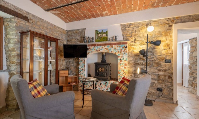 Monastero Bormida Apartment | Cosy apartment for 2 people with pool, WIFI and TV