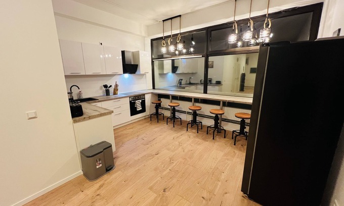 Erwitte Apartment | Cosy Apartment 6 Beds 3 Bedroom Parking Wifi