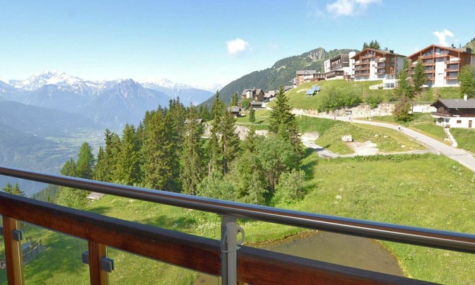 Riederalp Apartment | Cosy apartment for 10 guests with internet, TV and balcony