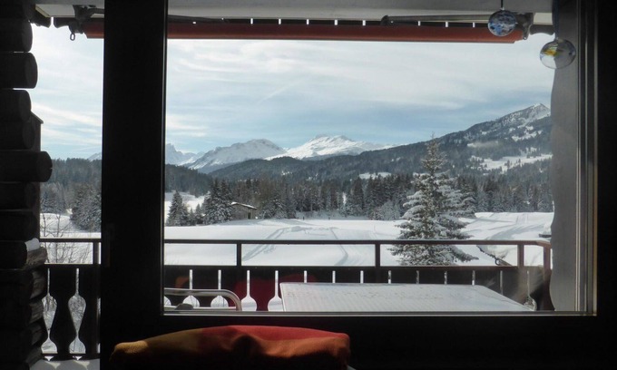 Valbella Apartment | Cosy apartment for 4 people with WIFI, TV and balcony