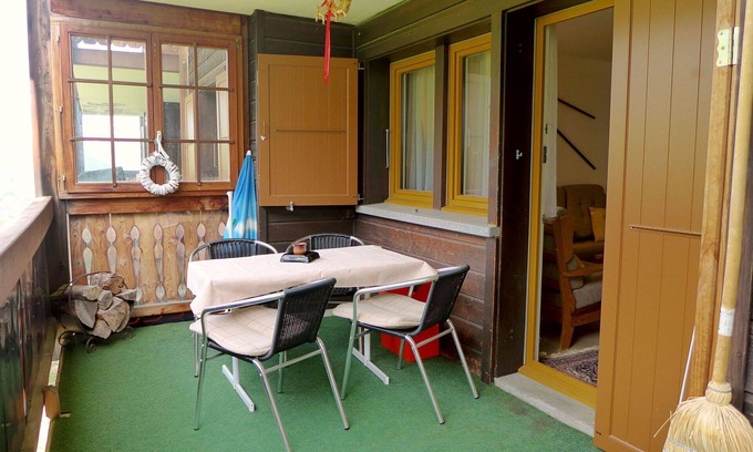 Buerchen Apartment | Cosy apartment for 4 guests with WIFI, TV, balcony, pets allowed and panoramic view
