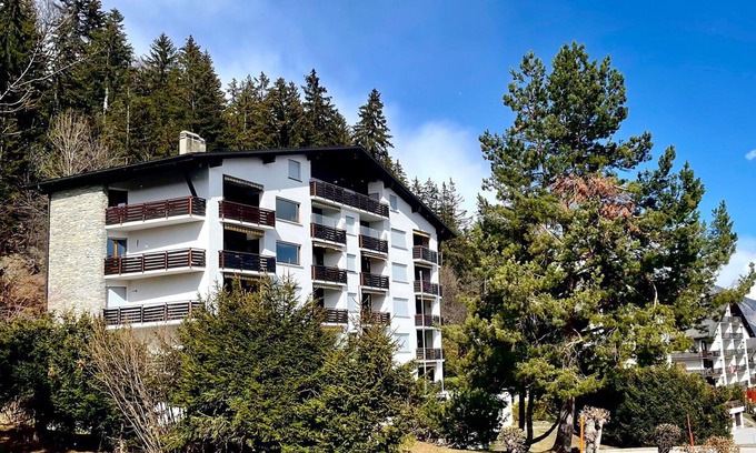 Randogne Apartment | Cosy apartment for 4 people with WIFI, TV, balcony, pets allowed and parking