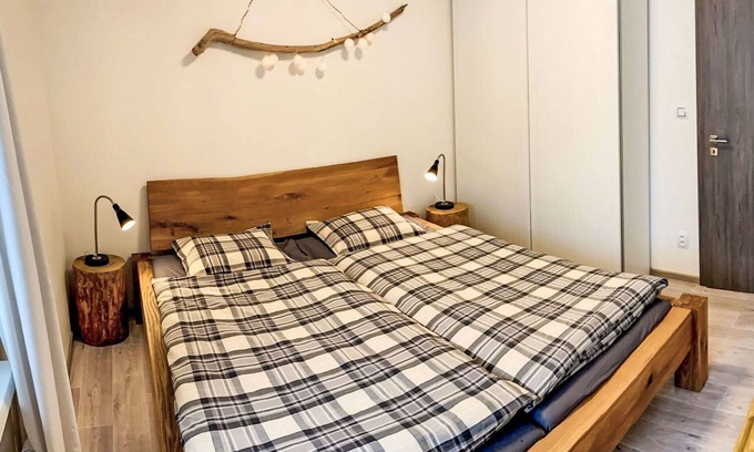 Bozi Dar Apartment | Cosy apartment for 5 guests with WIFI, TV and parking