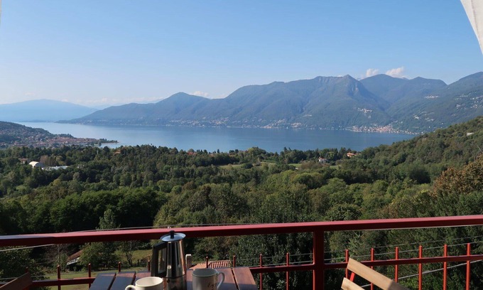 Luino Apartment | Cosy apartment for 6 people with WIFI, TV and terrace