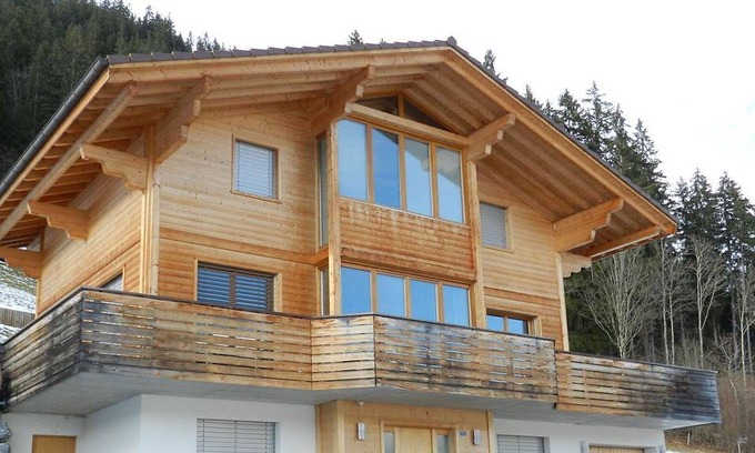 Zweisimmen Apartment | Cosy apartment for 10 guests with WIFI, balcony, pets allowed and parking