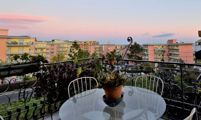 Tremestieri Etneo Apartment | Cosy apartment for 6 guests with WIFI, A/C, TV, terrace and parking