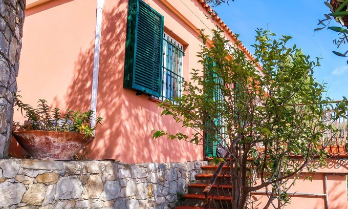 Latte Apartment | Cosy apartment for 4 guests with WIFI, A/C, TV, terrace and parking