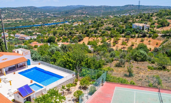 Mem Moniz House | Cosy apartment in villa for 4 guests with WIFI, A/C, pool, TV, terrace and panoramic view