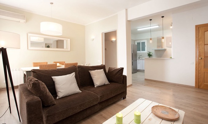 El Camp de l'Arpa del Clot Apartment | Cosy apartment near Sagrada Familia