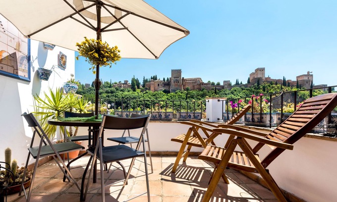 San Pedro Apartment | Cosy Apartment with Terrace Facing Alhambra. Lorca