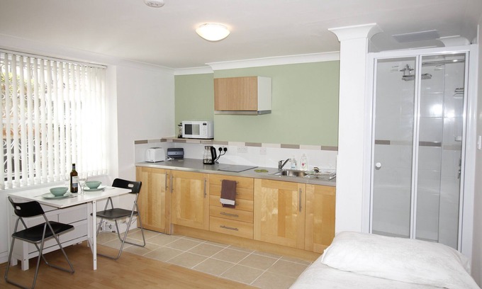 Kings Cross St. Pancras Apartment | Cosy Central London Apartment008