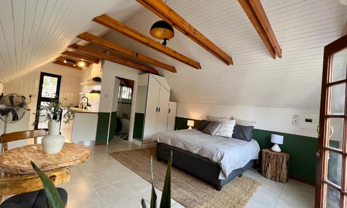 Gaborone House | Cosy City Cottage