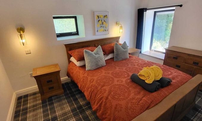 Innellan House | Cosy Coach House next to the beach InnellannLog Burner