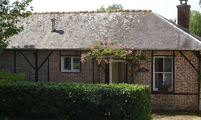 Juvigny-sous-Andaine Cottage | Cosy Cottage in French Countryside