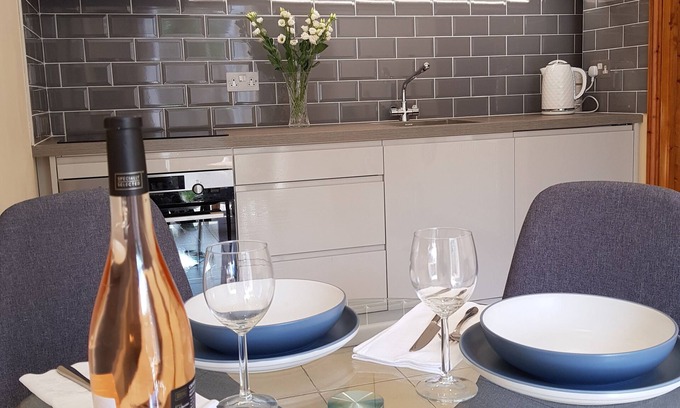 Moreton-in-Marsh Cottage | *Cosy Cotswold Retreat* - Owl's Roost, Moreton in Marsh, Heart of the Cotswolds